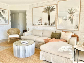 Surf Haven opposite Clarkes Beach pool walk to CBD